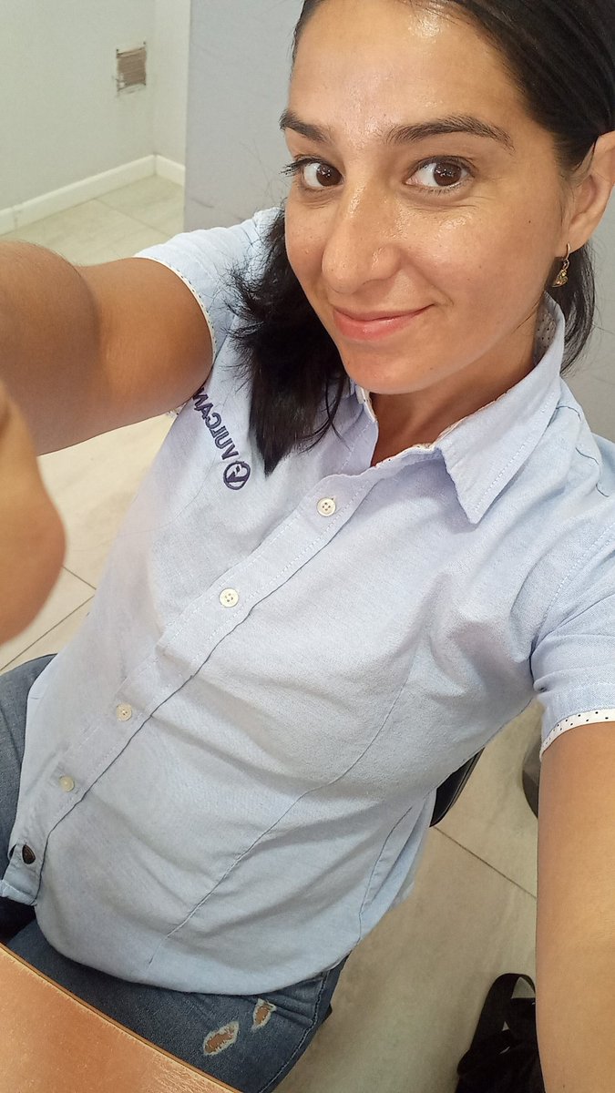 AgustinaMoreale's tweet photo. #nadiedicenada aca laburando y mi amiga @MarinaCharo2 yendo a verlos... Los amos perritos https://t.co/yTXMkfFXnR