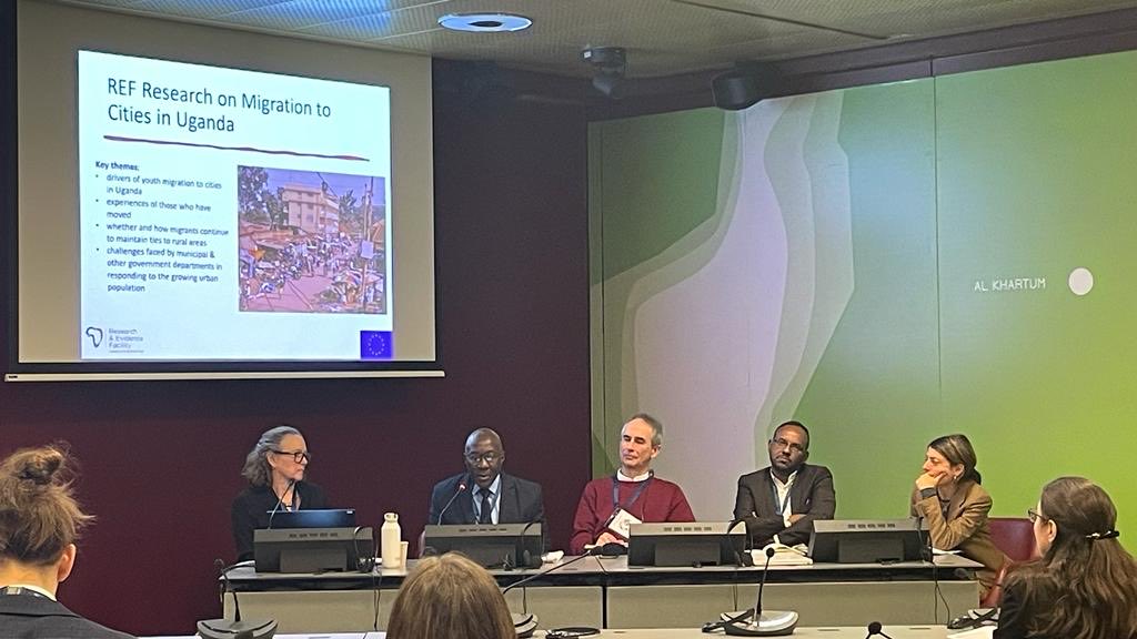 REF-Horn (@refhorn) on Twitter photo It was great to be able to present our work on migration policy, borderlands, urbanisation, climate change, livelihoods and conflict (and more!) at #GFMD14 Here <a href="/kalyango_sebba/">KALYANGO RONALD</a> is sharing research from Uganda It was great to be able to present our work on migration policy, borderlands, urbanisation, climate change, livelihoods and conflict (and more!) at #GFMD14 Here <a href="/kalyango_sebba/">KALYANGO RONALD</a> is sharing research from Uganda