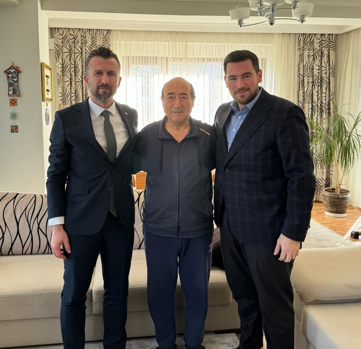 Belediye Başkan adayımız Recep Hacı ile birlikte Çiftlikköy Belediyesi Kurucu Belediye Başkanı Süleyman Akbay’ı ziyaret ettik. Misafirperverlikleri için kıymetli başkanımıza teşekkür ediyoruz.