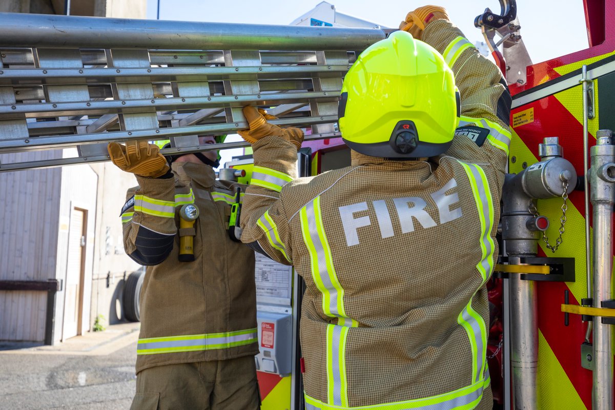 LondonFire's tweet photo. Firefighters attended a house fire in #Erith overnight.

Two adults wearing fire escape hoods were rescued from the property by crews. A further adult, along with two children, were led to safety via a ladder. 

https://t.co/YnHnKdOQTx https://t.co/RxWy6N2Ere