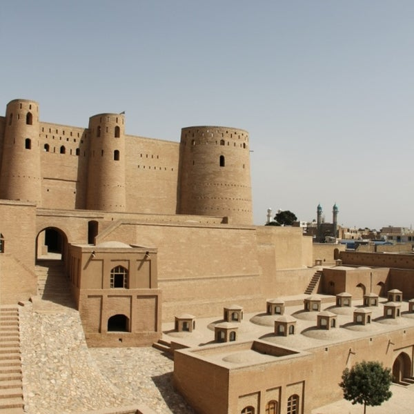 RoyGrinwis's tweet photo. Did you know that the #Herat Citadel in #Afghanistan 🇦🇫 is one of the most well-preserved citadels of its kind in the world? The Citadel, also known as the Qala Ikhtyaruddin, has a history dating back over two millennia. It has witnessed the rise and fall of various civilizations, including the Persian, Macedonian, and Islamic empires.

One fascinating aspect of the Herat Citadel is its unique construction. The citadel is built in a rectangular shape with walls that are over 20 meters high. The walls are made of baked bricks, and the entire structure is surrounded by a deep moat. Inside, there are numerous buildings, including a mosque, a royal palace, and a military training ground.

Throughout its history, the Herat Citadel has served various purposes, from being a military stronghold to a royal residence. Despite the passage of time and the challenges faced by the region, the Herat Citadel has retained much of its original structure, making it a captivating historical site for visitors and a testament to Afghanistan's rich cultural heritage.

#AfghaniFacts 💡
#DontForgetAfghanistan 🙏🏻