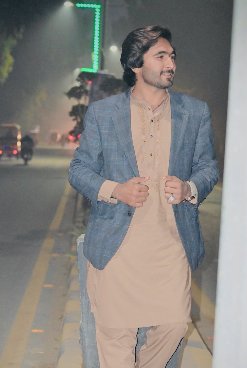 MrAhmooo's tweet image. آتی نہیں ہے عقل کو اُلفت کی خُو پسند!!!
تُجھ کو ہے غیر،غیر کو ہم،ہم کو تُو پسند
#foryoupage 
#lovepoetry 
#plzrepost 
#Oscars2024 
#DonBelle