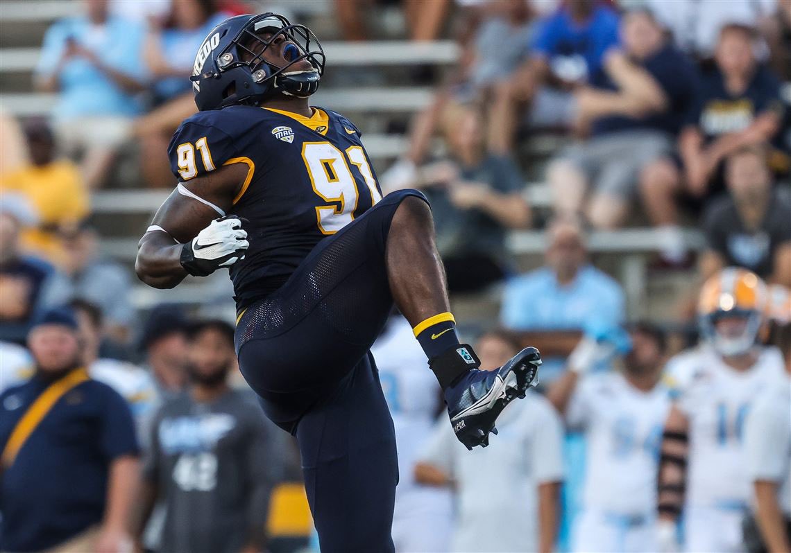 I’m excited to say I’ve received an offer to the University of Toledo!! 🚀<a href="/Coach_Hammer/">Ben Hammer</a> <a href="/CoachCandle/">Jason Candle</a> <a href="/ToledoFB/">Toledo Football</a>