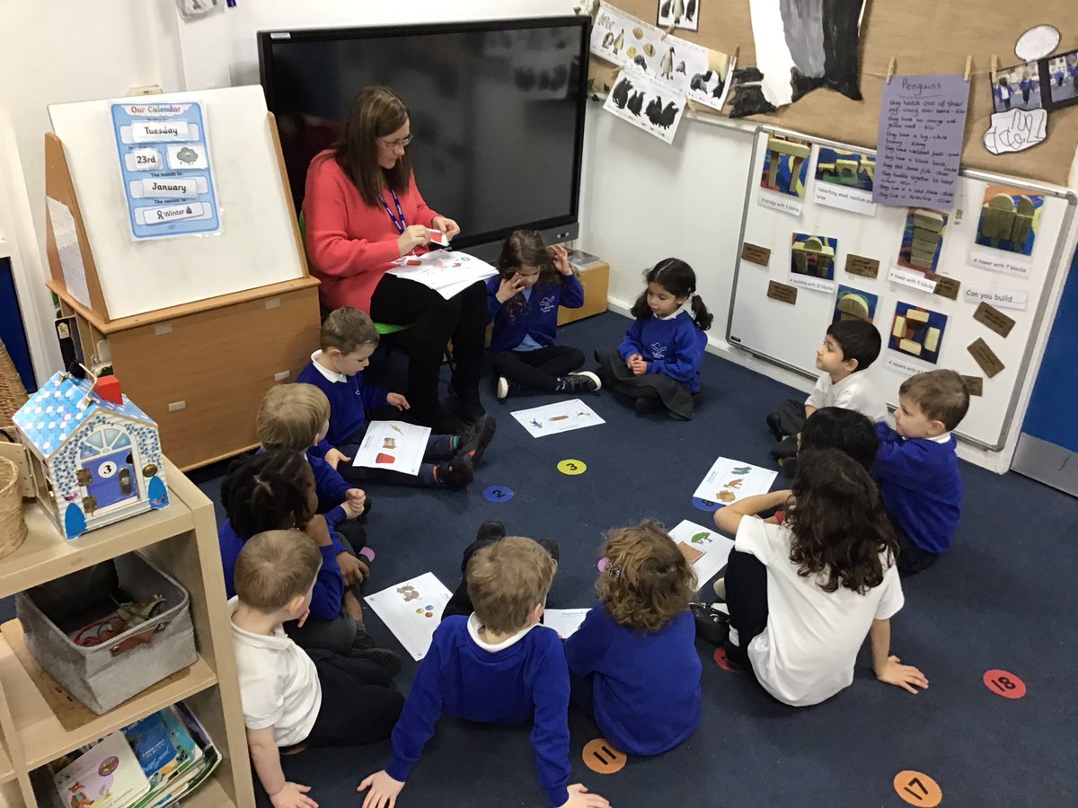 Today during key worker group time the seedlings practised their rhyming skills and taught the acorns how to hear rhyme with bingo @WroxhamSchool @tinkerbellwrox
