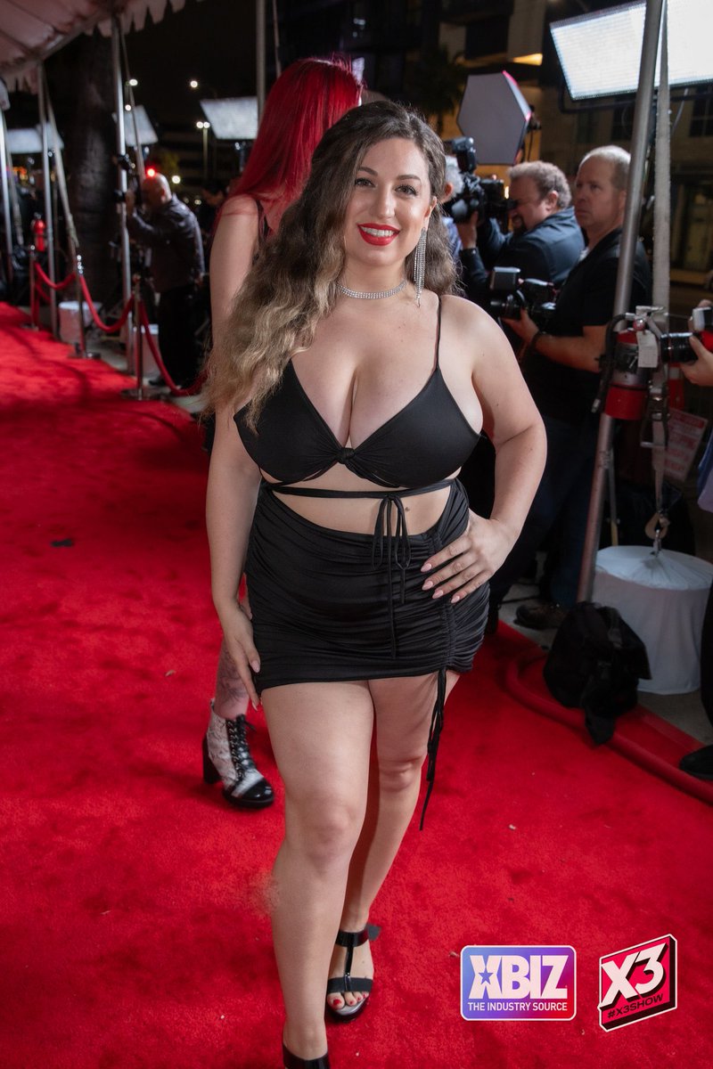 Mia Melly (@MiaMellyy)  X