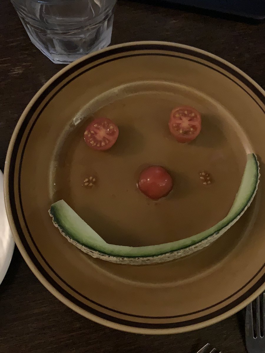 가벼운 술과 함께 나누는 이야기가 좋다..