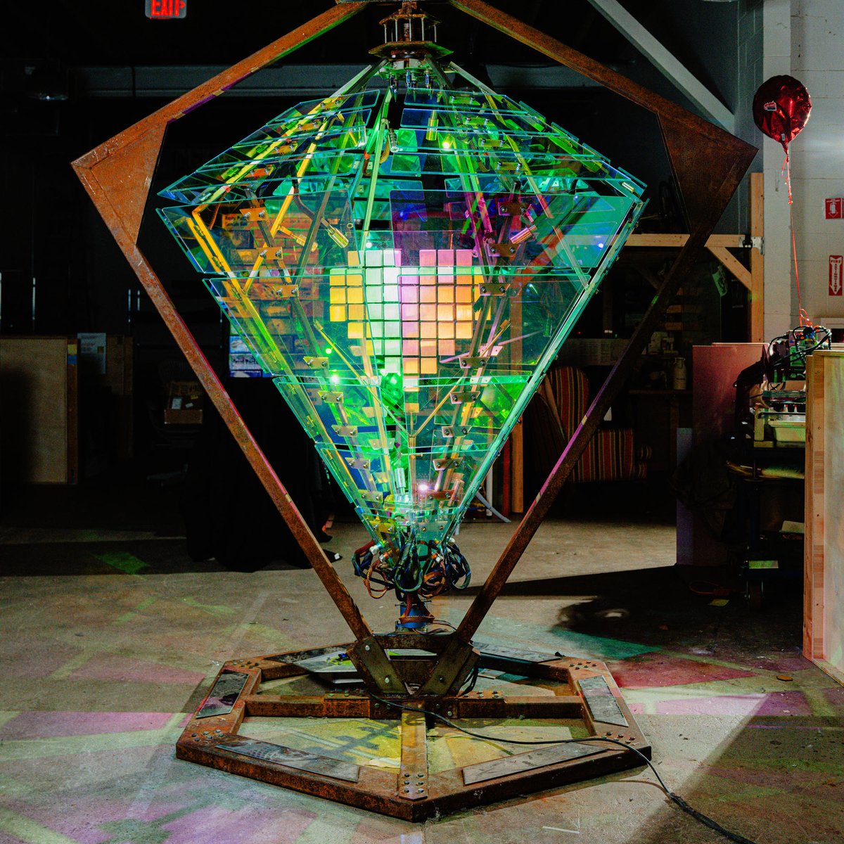 Join  Matthew Bajor at the opening of "Interference Patterns" this Friday, Jan 26 at Crossings Gallery. A larger-than-life glass exhibition, uses vibrant colors and distorted angles to delve into perception and memory. 
edportal.harvard.edu/interference-p…
<a href="/HarvardLocal/">Harvard Local</a> @ArtisansAsylum