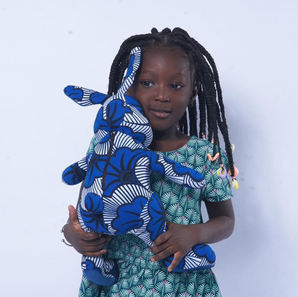 #Doudas a une mission noble : Eveiller l'amour pour la culture africaine chez les enfants à travers des jouets qui incarnaient l'esprit du partage, de l'amour et de la douceur. #doudas #pelucheafricaine #peluche #cotedivoire #cadeaubebe #cadeaupersonnalise #doudoupersonnalisé