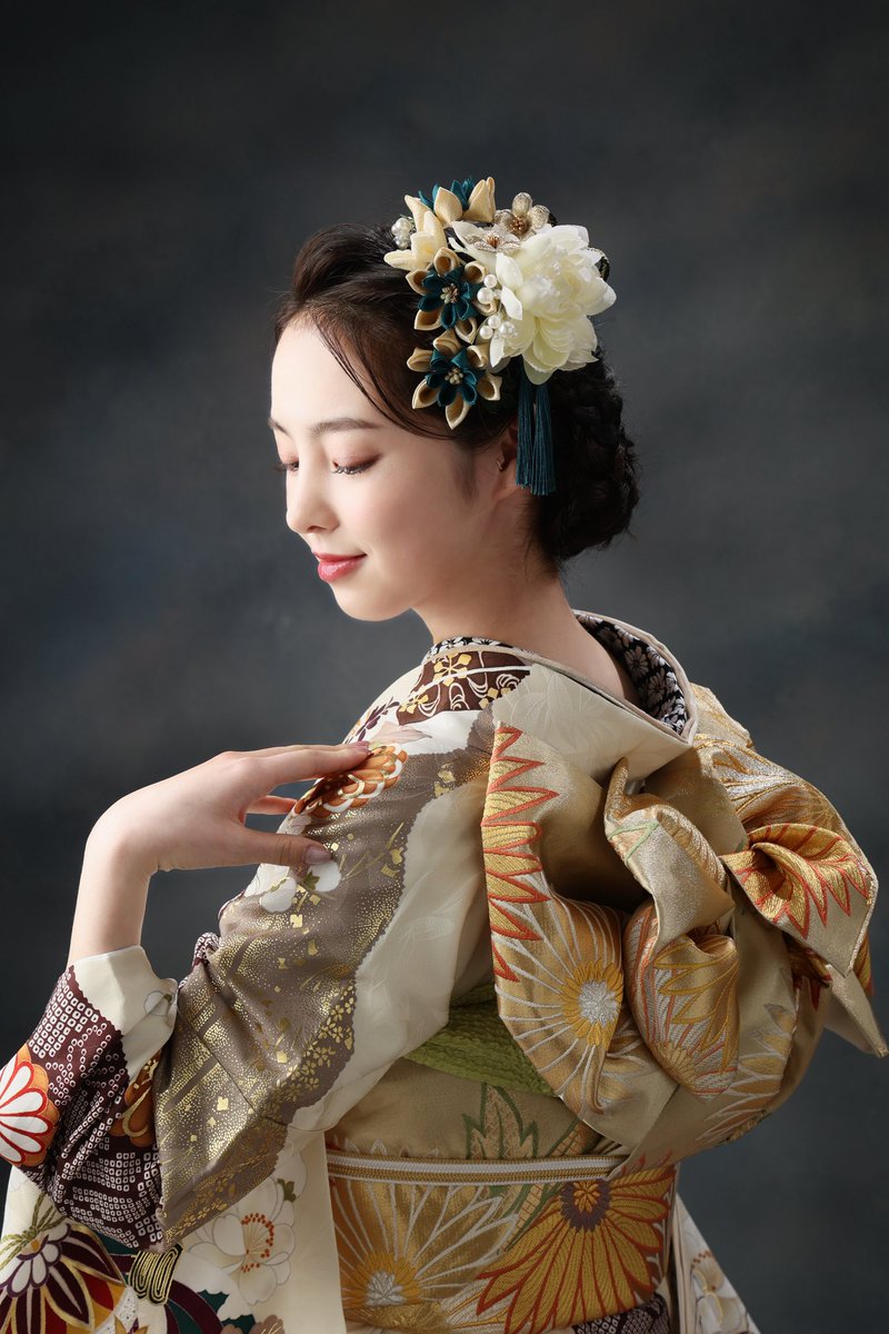 hariiiny's tweet photo. 韓国にいる事がほとんどで、成人式の着物等の準備も帰国した時に行った。私が気に入った着物を見つけるまで何件もお店見て回ったね。
仕事の関係で前撮りが出来ず、後撮りになってしまったがちゃんと20歳の時に撮影する機会をプレゼントしてくれた両親に感謝したい。ママ。パパ。ありがとう。 https://t.co/58ifnDeJDy