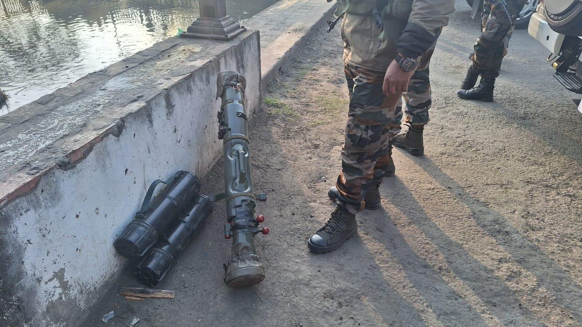 #HighAlert: Right now at #Kangla in Manipur, heavily armed Indian Army/Security with automatic weapons, machine guns, rocket-propelled grenade (RPG), etc has seized Religious Kangla of Meeteis in response to a public meeting tomorrow (24 Jan) along with elected political members.