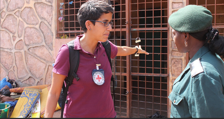 #CICRRCA a  maintenu un dialogue avec les autorités détentrices y compris l’administration pénitentiaire en 2023. Des personnes détenues réparties sur 20 lieux de détention ont été visitées et assistées dans le but de l’amélioration de leur traitement et condition de détention.