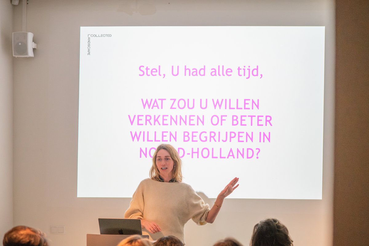 Lieke Jildou de Jong spreekt de 24e Jan Wilslezing uit: na afloop heeft de hele zaal na afloop het experiment en het niet-weten heeft omarmd. 🚀 Lees het hier: lnkd.in/epRbiqey  #janwilslezing #nieuwjaar #inspiratie