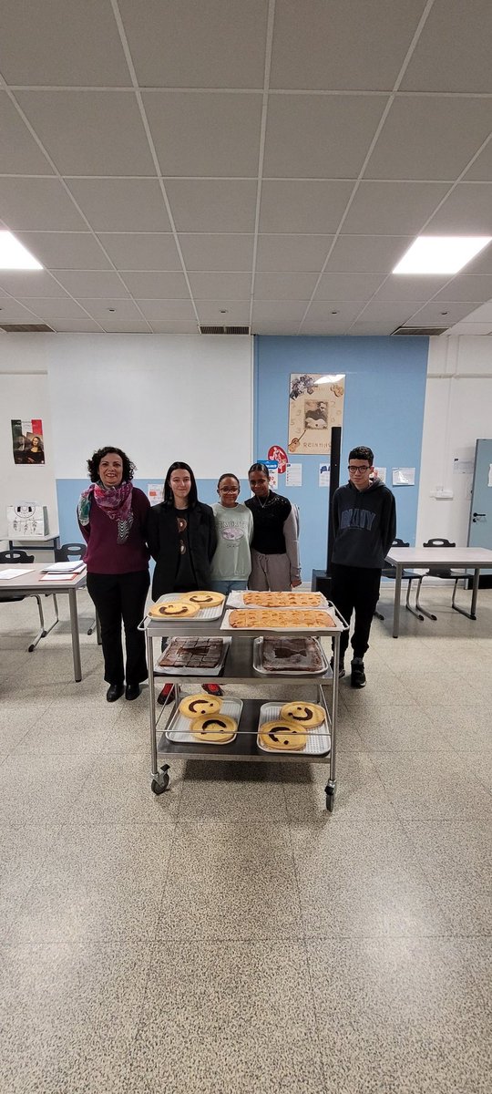 Cérémonie républicaine de remise des diplômes Promotion 2023, en présence de nos élus.
Félicitations à nos diplômés pour leur CFG, DNB, DNB Pro et BIA.
<a href="/NatachaChicot/">Natacha Chicot</a> <a href="/dasen_sieye/">Mathieu Sieye</a> <a href="/JoseeMassi/">Josée Massi</a> <a href="/Departement_Var/">Departement du Var 83</a>