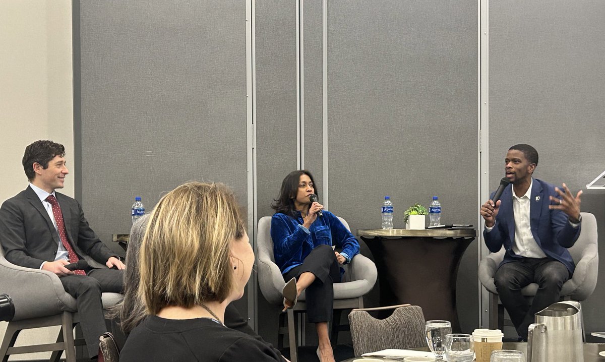 Up early this morning to feel the city energy from <a href="/MayorFrey/">Mayor Jacob Frey</a> and <a href="/melvincarter3/">Melvin Carter</a> with <a href="/MplsChamber/">Minneapolis Regional Chamber</a> and <a href="/SPACC/">St. Paul Area Chamber</a>.