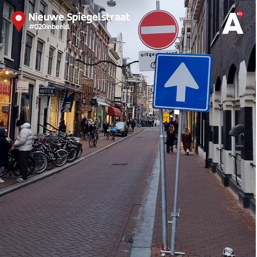 U wil hier rechtdoor. Mag dat?
A. Help?
B. Nja
C. Ik ga verhuizen

#AT5 #020inbeeld