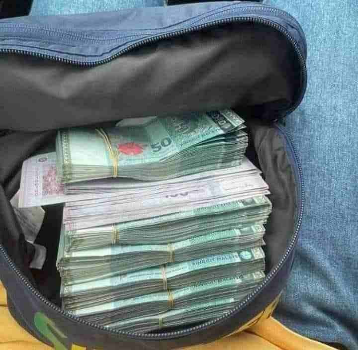 bckupacc99's tweet photo. Tengah craving apa ?

me : https://t.co/xuMgveLtye