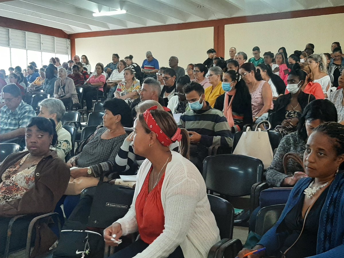 PinarEducacion's tweet photo. #UnidosXCuba se desarrolla la reunión metodológica inicial con directores de la Dirección General de Educación del municipio #PinardelRío para darle inicio al sistema de trabajo metodológico de la etapa Enero - Marzo 
#CubaMined 
#EstaEsLaRevolución https://t.co/ouuORV2G74