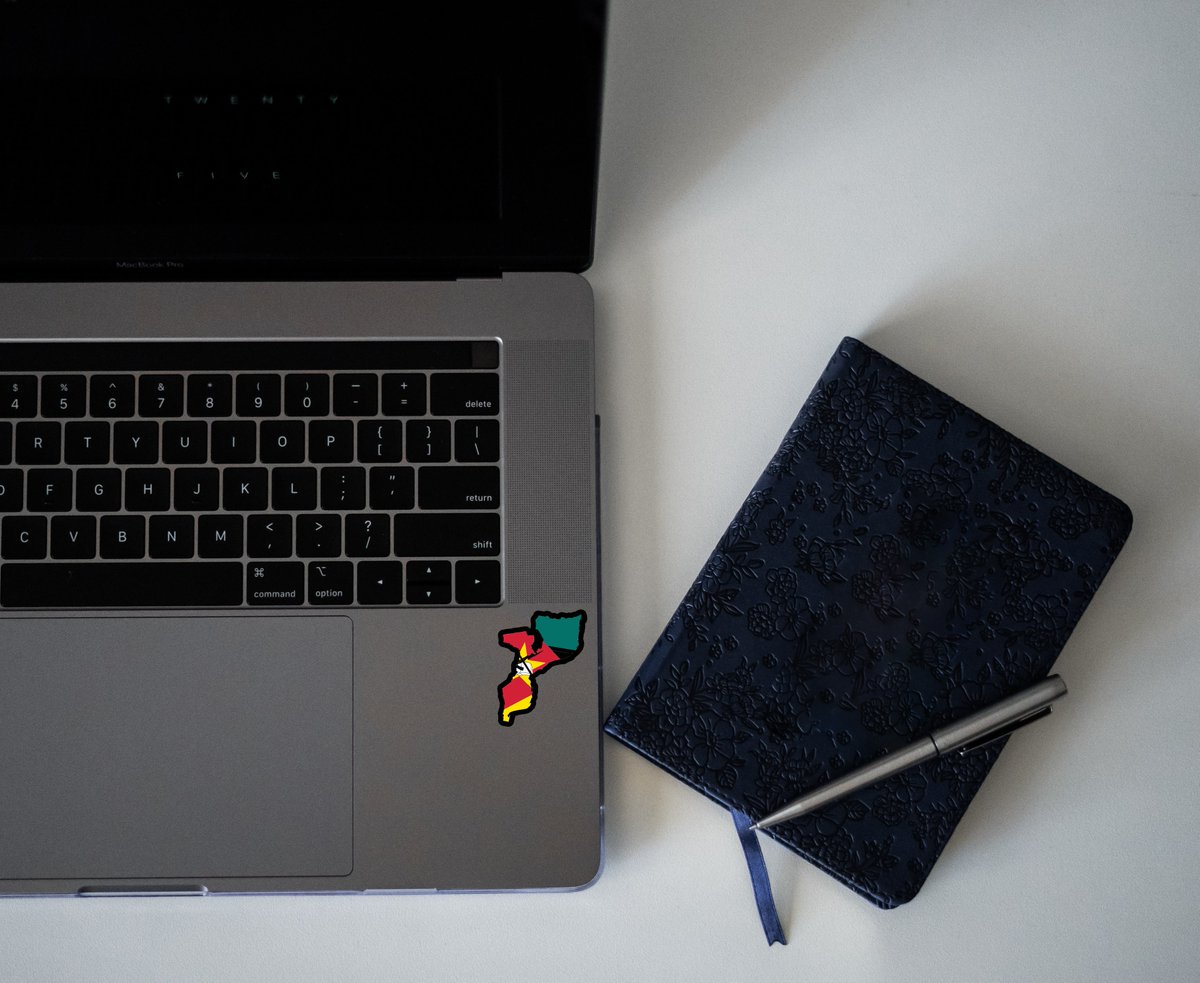 Stickers_moz's tweet image. Meu computador, minhas regras! Personalizando meu espaço de trabalho com esses stickers cheios de personalidade. 🌈 #StickerCollection #DeskStyle