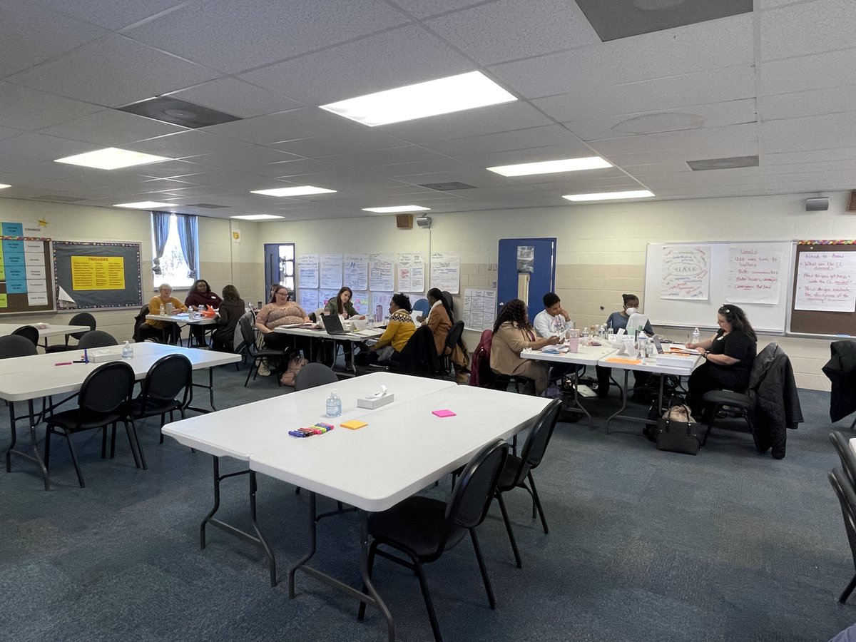 Check out our newest group of Coach Leadership participants with <a href="/drkimleadership/">Dr. Kim</a> 
#WeareHCS #CLHCS