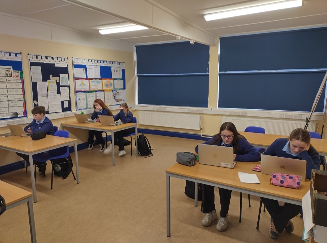 Rinne scoláirí na chéad bhliana Comórtas Mata inné. Is comórtas Matamaitice é seo do scoláirí, atá curtha ar fáil ag Cumann Oidí Matamaitice na hÉireann. Tá go leor ceisteanna spreagúla sa chomórtas seo, a chuireann béim ar scileanna réitithe fadhbanna Matamaiticiúla