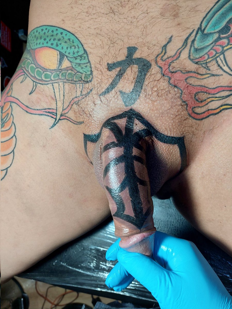 _rappscallion's tweet photo. Tribal freehand.
Gracias a este man que se rifo con este tatuajote. https://t.co/INHa6QLGvF
