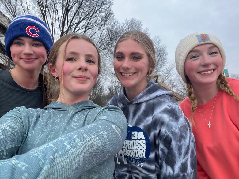 coachtywolf's tweet photo. Hey Hawk fans, we’re back &amp; ready for 2024! 🦅🌟 Our new fav run: 4-mile tempo, followed by Jersey hills 🏞️, &amp; some 2-minute “ON”, 1-minute “OFF” fartlek on the way home. 🏃‍♂️💨 It’s a gr8 way to level up! DM me if you want to know more details. 🔥🔝✨ https://t.co/MOIy9bdC56