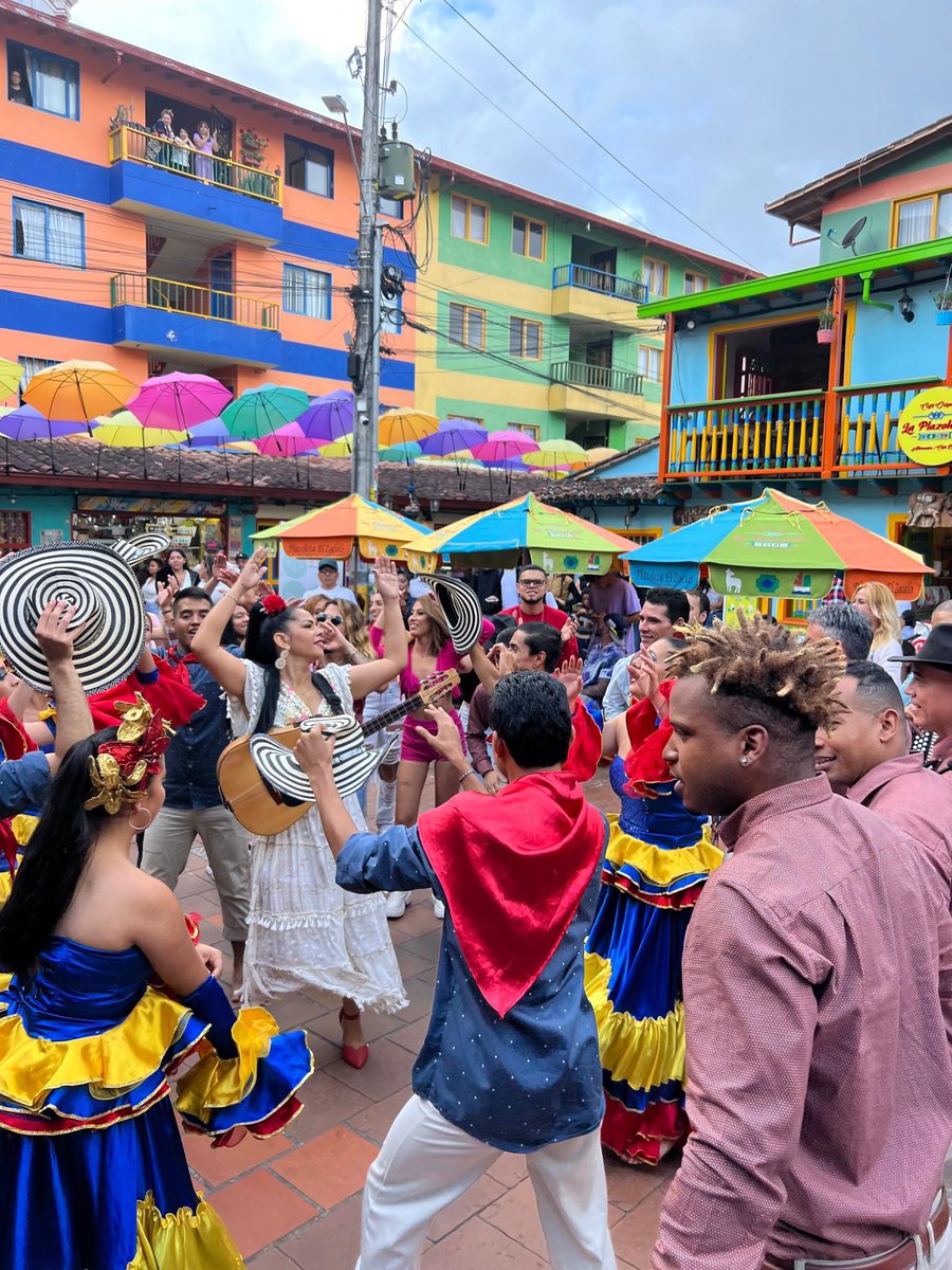 YarimaBlanco_3's tweet photo. ❤️Gracias @adadimbath , @soundwear1 por su confianza…14 de Febrero 2024…es la cita.
.
.
.
#colombia🇨🇴 #cumbia #videoclip #mudamialma #trescubano #yarimablanco #COMINGSOON https://t.co/nshqLIW5T3