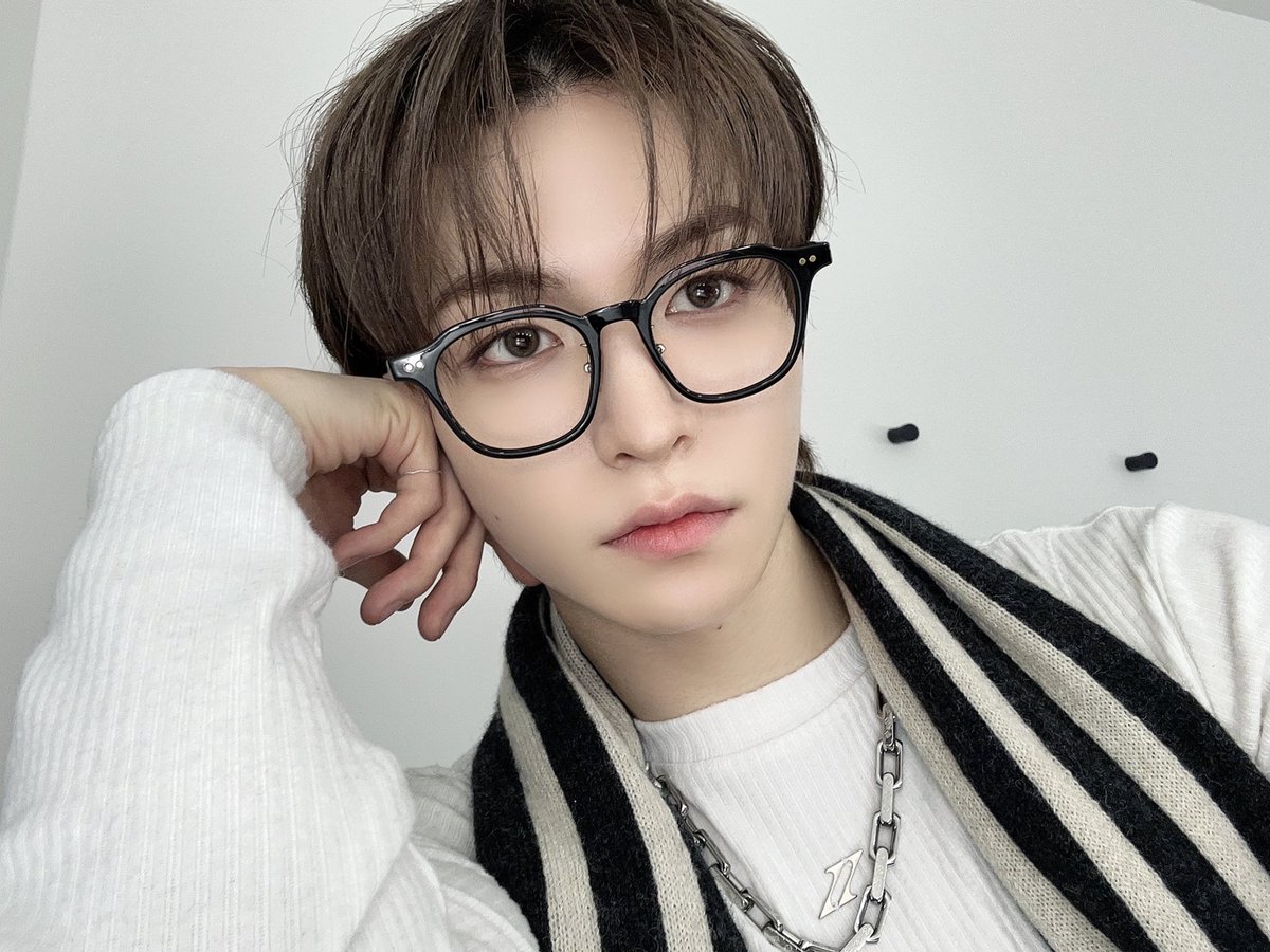 ELASTofficial's tweet image. Together시작! よろしく~😘
⠀
#ELAST #엘라스트 #エラスト
#ROMIN #로민 #ロミン