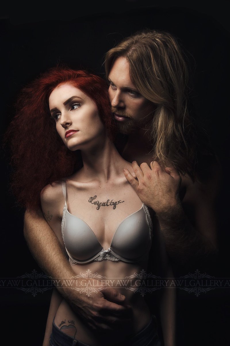 BlendBeast's tweet photo. Show me your passions.  Photography and Makeup are a few of mine. https://t.co/pdbHgFbANG