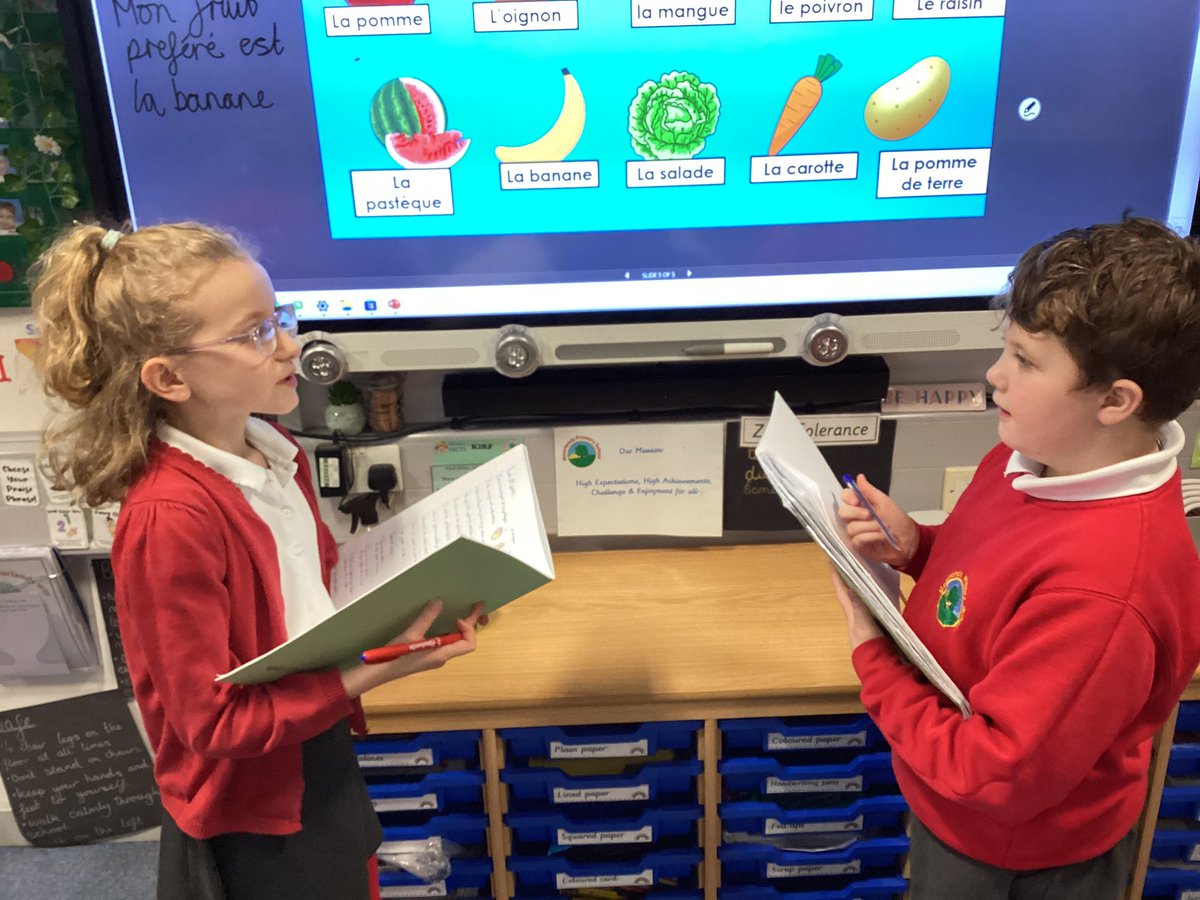 MoorlandsHudds's tweet image. Year 5 have been busy asking each other “Quel est ton fruit prèfèrè?” What is your favourite fruit? Ours is “fruit prèfèrè est la mangue” Do you know what it is? 🥭#mpsfrench  #mpsyear5