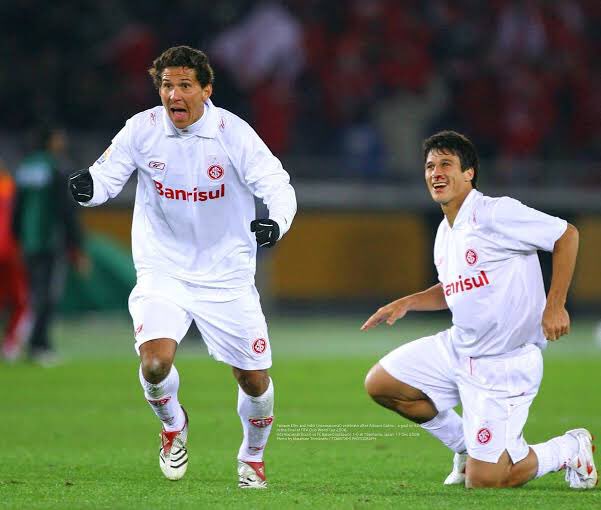 futnostalgico's tweet photo. Fabiano Eller e Índio. @SCInternacional 2006.

Nostálgico! https://t.co/oI0hPwjSkb