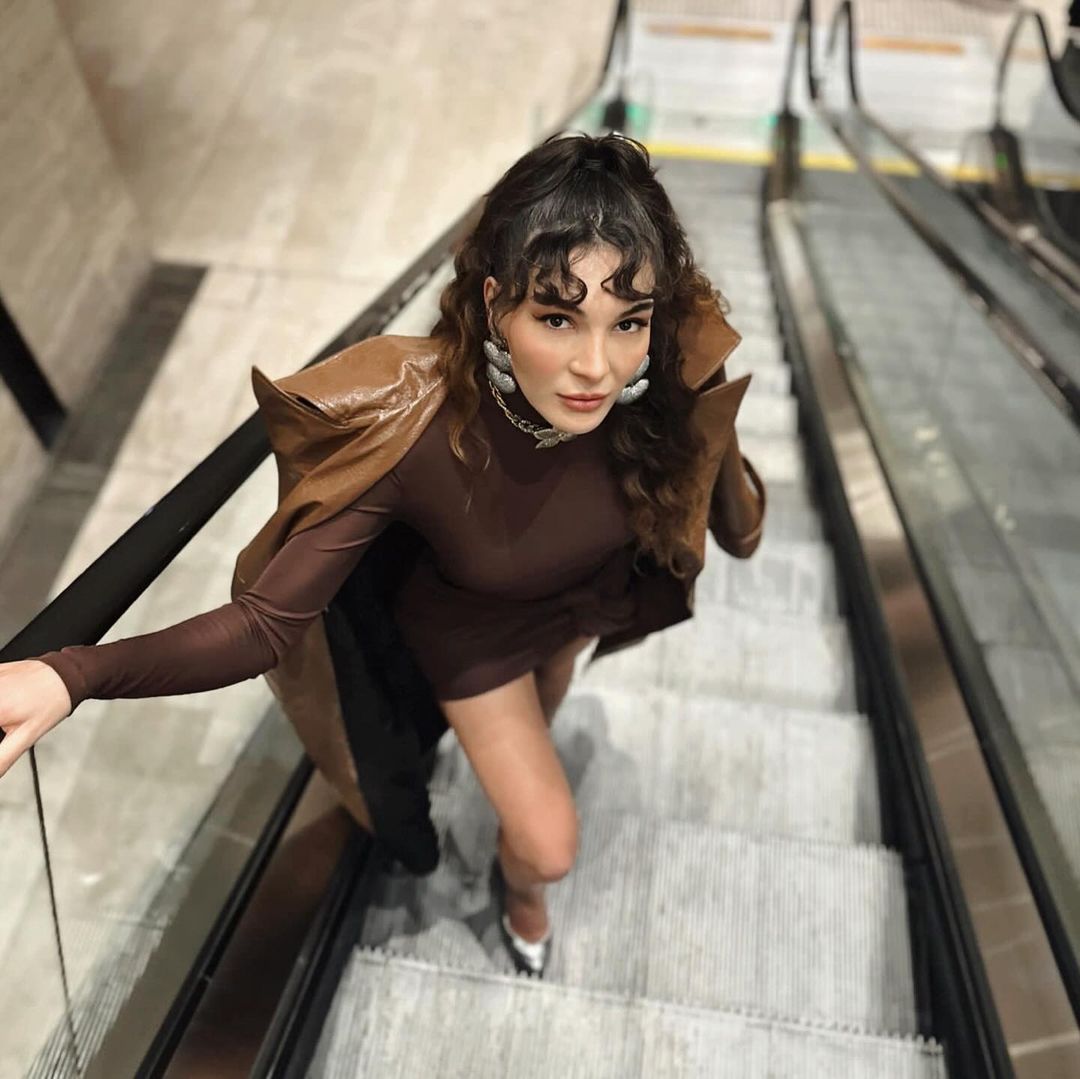 serafina_ES's tweet photo. #EbruŞahin la reina 👑 https://t.co/wHEvSY7bp4