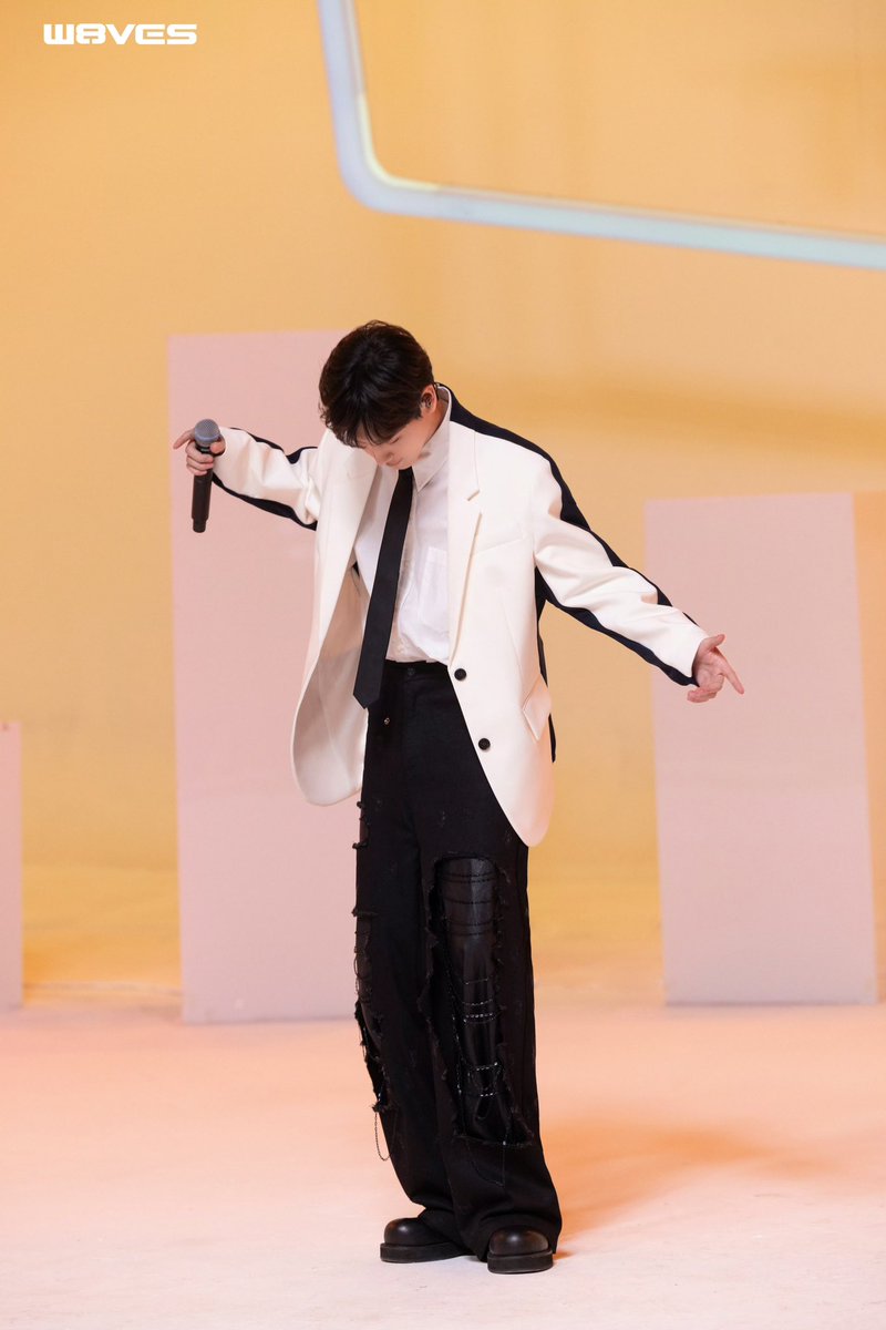 🌟TME Chart Award🌟

AK:
“Bus Stop” has been ranked as “Annual Rap Song” in 2023 TME Chart! Thanks for your support! I will work harder in future!

#AK_TMEChartProgram
#AK刘彰 #LiuZhang #หลิวจาง #Akira #AKLưuChương