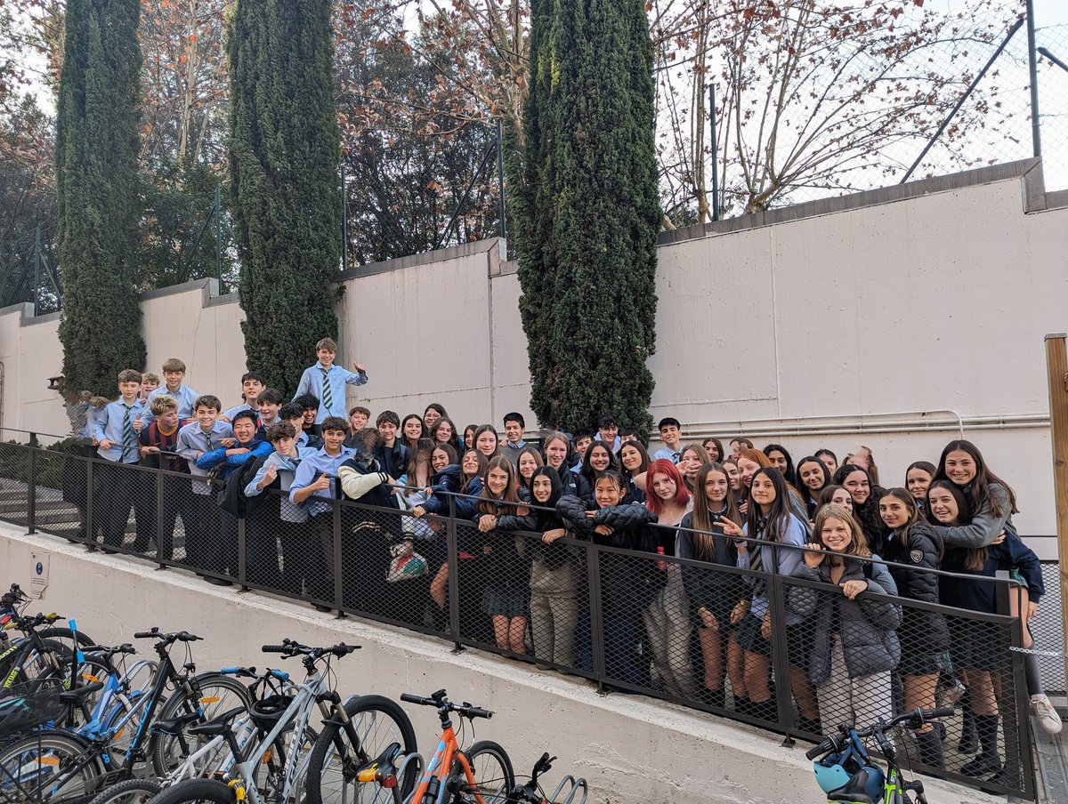 TheKingstonAca's tweet photo. And so the first leg of this year's exchange draws to a close, goodbyes and ¡adios! have been said, tears have been cried and we're on the coach to the airport. Looking forward to welcoming @EISBarcelona to TKA in March! #CommunityCharacterAmbition #WeAreTKA  @alllondon007 https://t.co/bug0U7XSoM