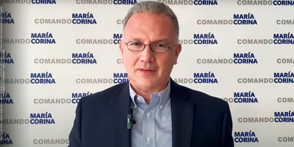 polianalitica's tweet photo. 🔵 Perkins Rocha: Por mas de una década decidimos no participar en el juego electoral, porque sabíamos que nos iban a imponer condiciones leoninas para traicionar la voluntad ciudadana. 

🗣️ Esperamos pacientemente y llegó el momento de construir la presión ciudadana y triunfar aún con obstáculos.
