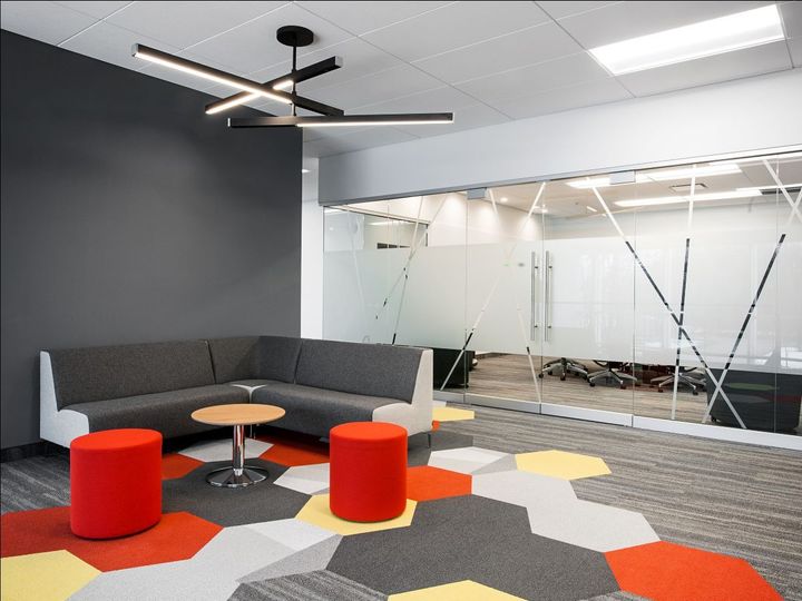 Aquest_Design's tweet image. 𝗕𝗿𝗲𝗮𝗸𝗼𝘂𝘁 𝗦𝗽𝗮𝗰𝗲𝘀: 𝗜𝗻𝘀𝗽𝗶𝗿𝗶𝗻𝗴 𝗖𝗼𝗹𝗹𝗮𝗯𝗼𝗿𝗮𝘁𝗶𝗼𝗻! 

Planning your new office space? 

Don't forget to include breakout spaces for informal collaboration, team huddles, and creativity zones away from your regular desking.