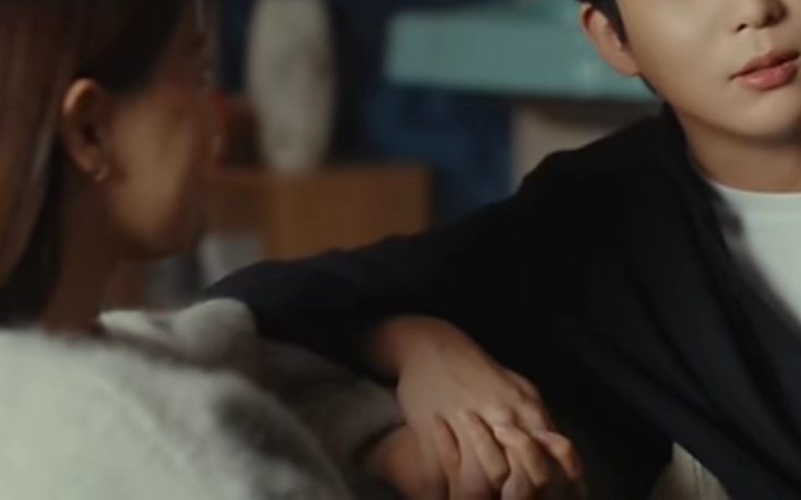 THE HANDS?!!?!? HUIIIEE