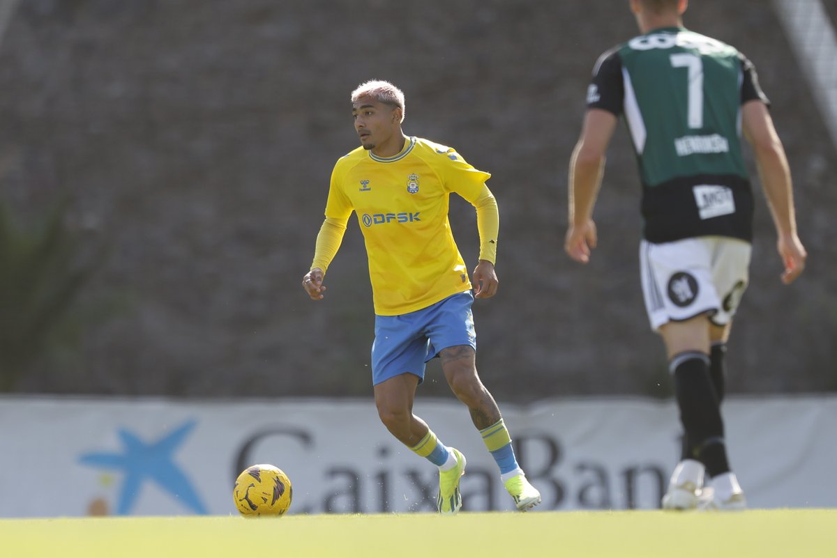 UDLP_Oficial's tweet photo. 🏋🏽‍♂️ ¡Que siga el ritmo! 

Un combinado de jugadores de Las Palmas Atlético, con la participación de algunos jugadores del primer equipo que siguen acumulando minutos en el verde, disputaron esta mañana un amistoso ante el @RBKfotball 🫱🏽‍🫲🏾

#LaUniónHaceLasPalmas  💛💙 https://t.co/Eak3axaEEG