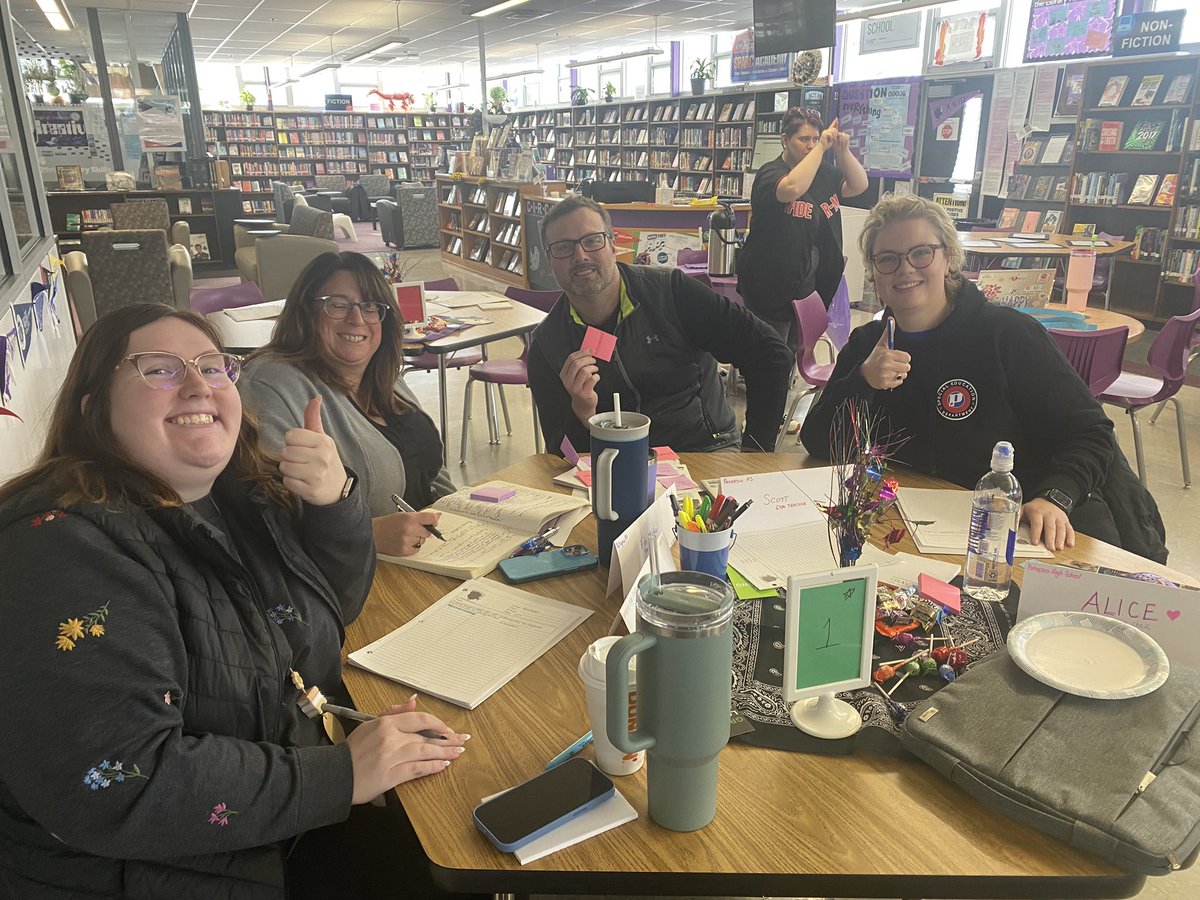 Lori Powers tweet media