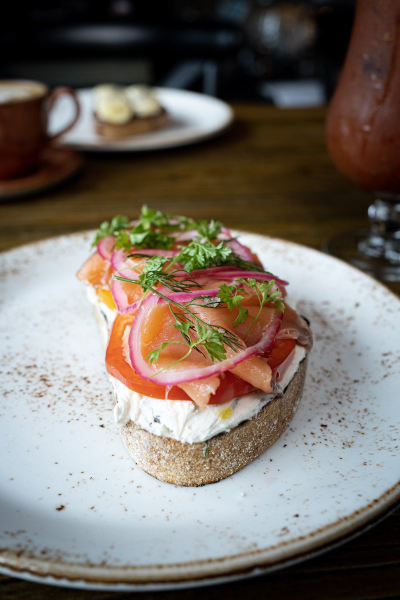 RedOwlTavern's tweet photo. ~Lox~ in your brunch plans with us and treat yourself to our Smoked Salmon Toast. 

(Incase you forgot... brunch is now served EVERY DAY!)

scallion cream cheese | pickled red onion | dill | everything spice https://t.co/t5dbLO0tU5