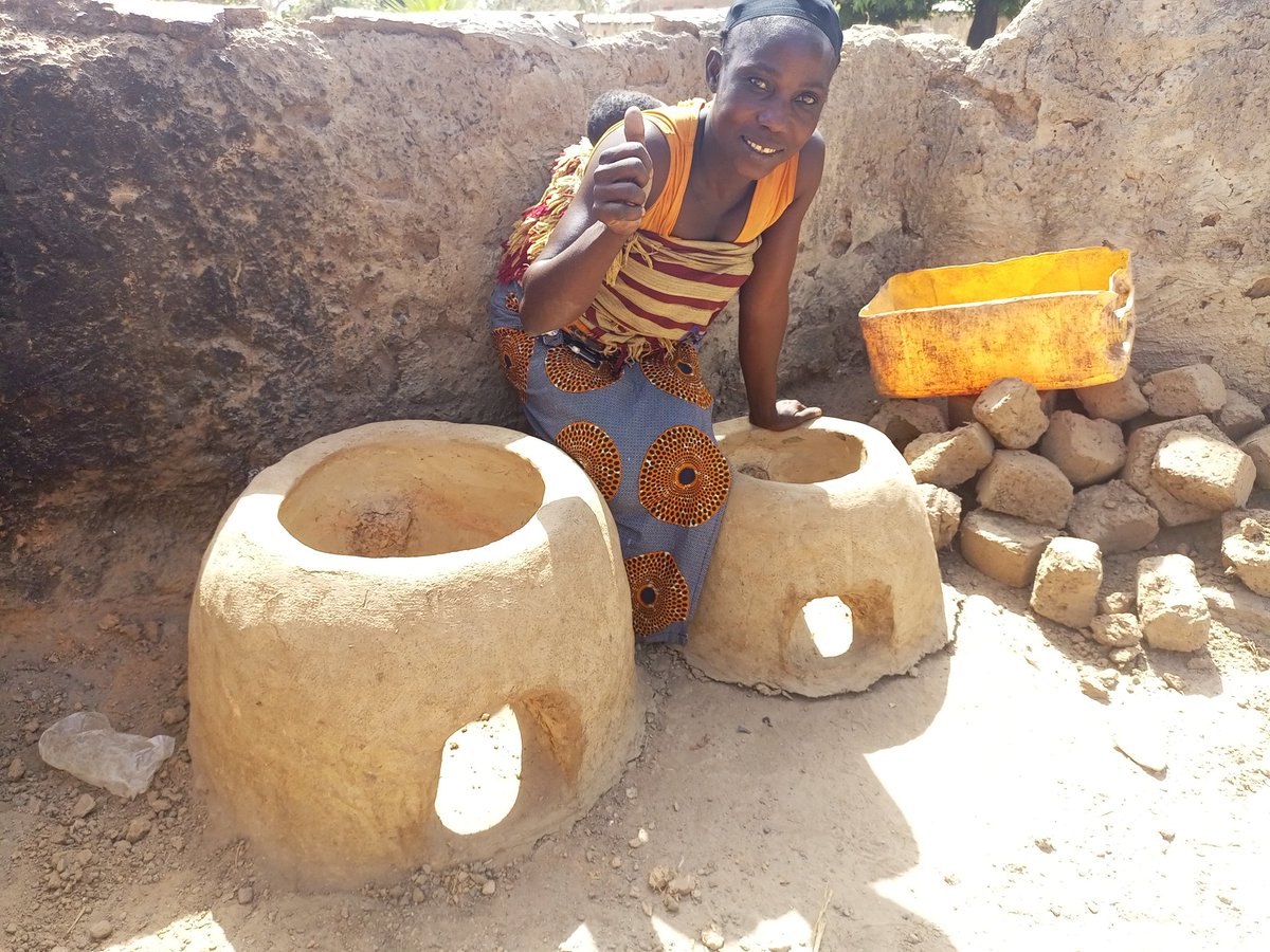 Le PNE-BENIN à travers le Projet #TFTC3 s'attelle à promouvoir l'adoption et l'utilisation des foyers améliorés autour de la rivière Tchoutchoubou pour réduire la déforestation et contribuer à restaurer les services de cette ressource dont dépendent les populations  de Tanguieta