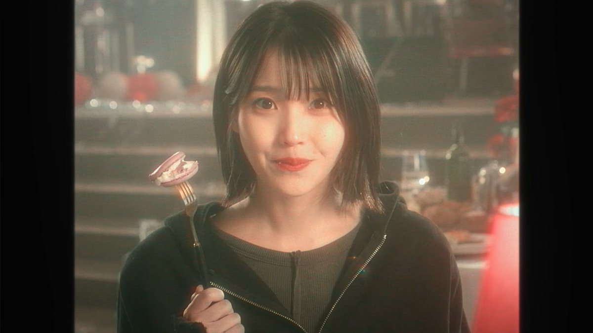 wordsbyIU's tweet photo. “Run away from the world, run on. Go to the end with me, my lover. Destroy me slowly, ruiner. I want to get sad with you, my lover.”

[Love wins all] https://t.co/Sb4WONQcCx