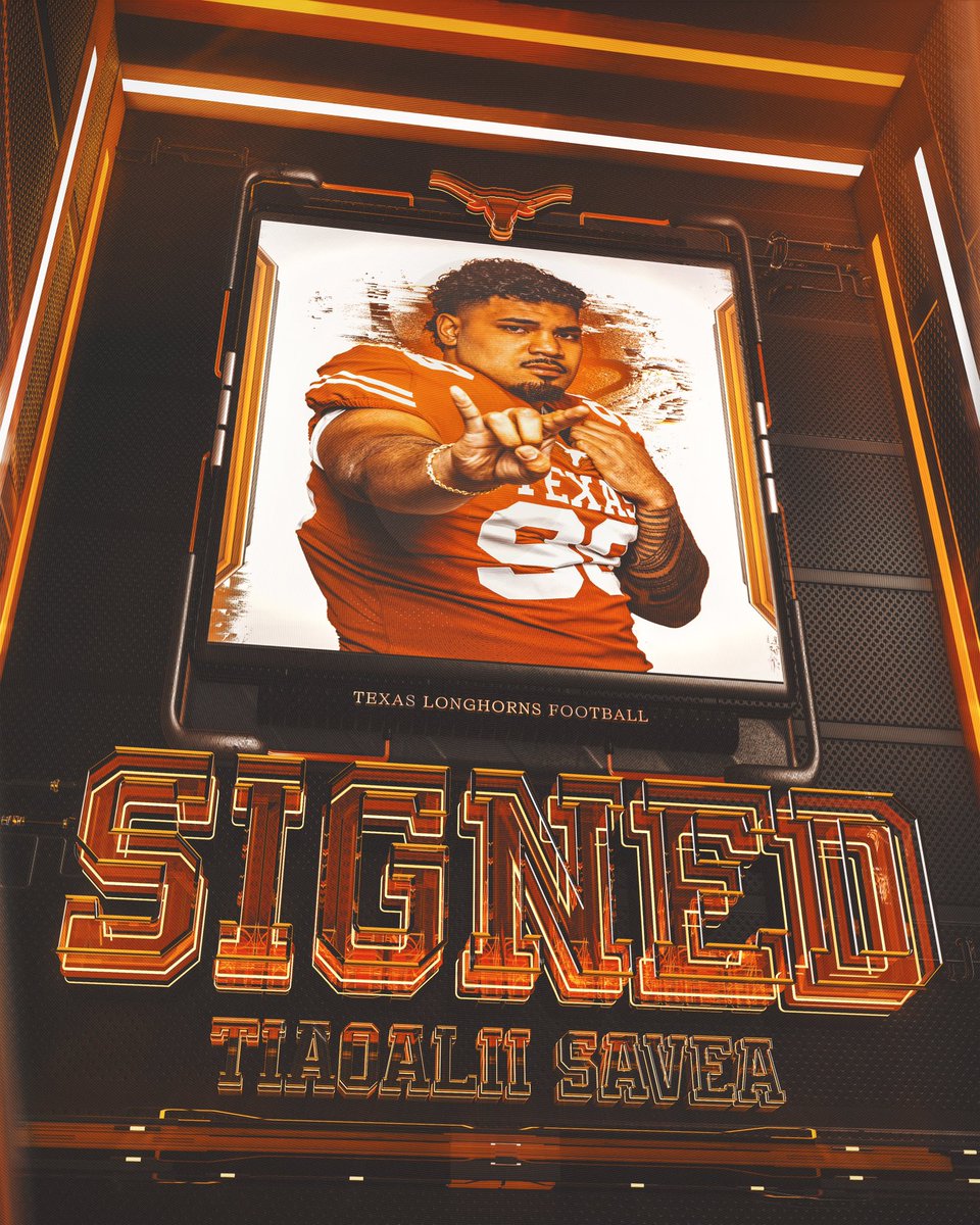TexasFootball's tweet image. Welcome to the family, Tiaoalii Savea! 🤘

@T3ezyy