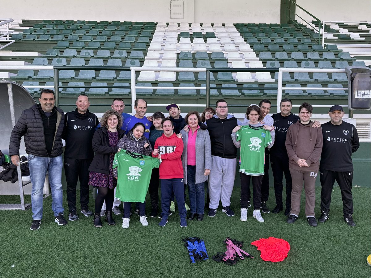 CompromisCalp's tweet image. Avancem en inclusió esportiva 🩵

El Centre Ocupacional Maite Boronat ha signat uns convenis tant amb el @cbifachcalpe com en la @udcalpe per tal que els seus usuaris i usuàries puguen entrenar amb entrenadors dels clubs en les instal·lacions esportives municipals.