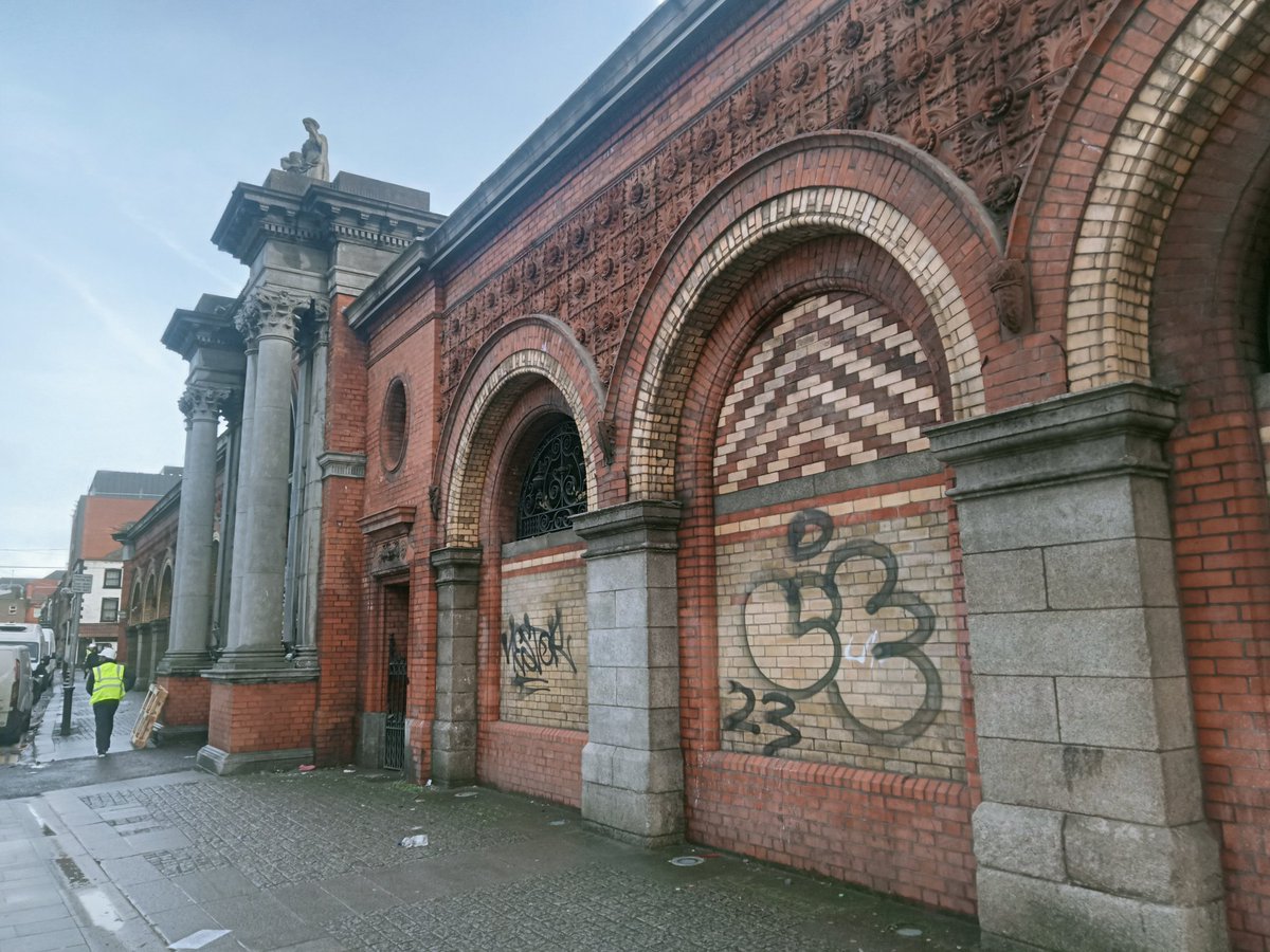 I hate watching the slow decline of one of Dublin's most beautiful buildings, the Fruit and Vegetable Market. So much potential to serve locals and to be a major attraction.