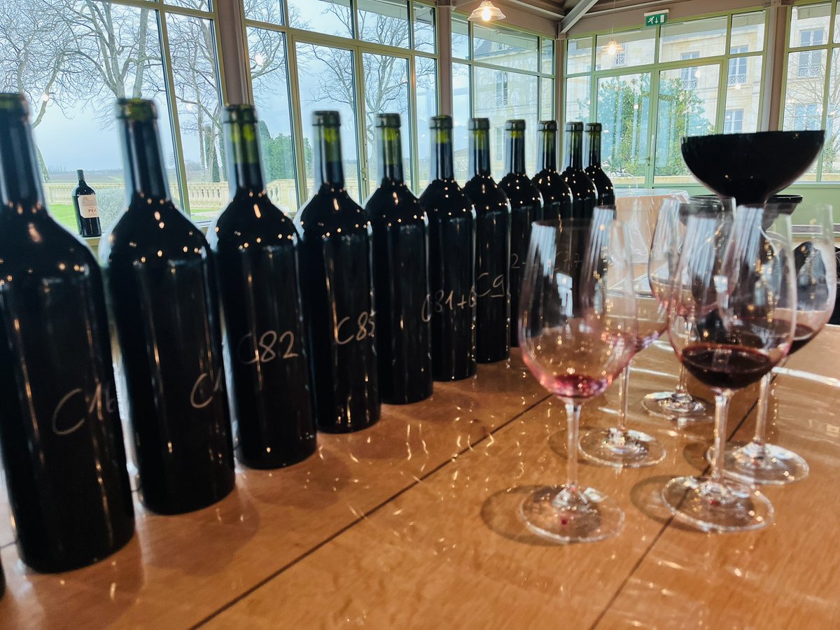 2023 Pichon Comtesse - Blending session dedicated to adding press wines to the core of original blend … with our good friend THE only Eric Boissenot, of course !!! Kudos to the Master ! #pichoncomtesse #pichonlalande #blackteeth #TheBestIsYetToCome