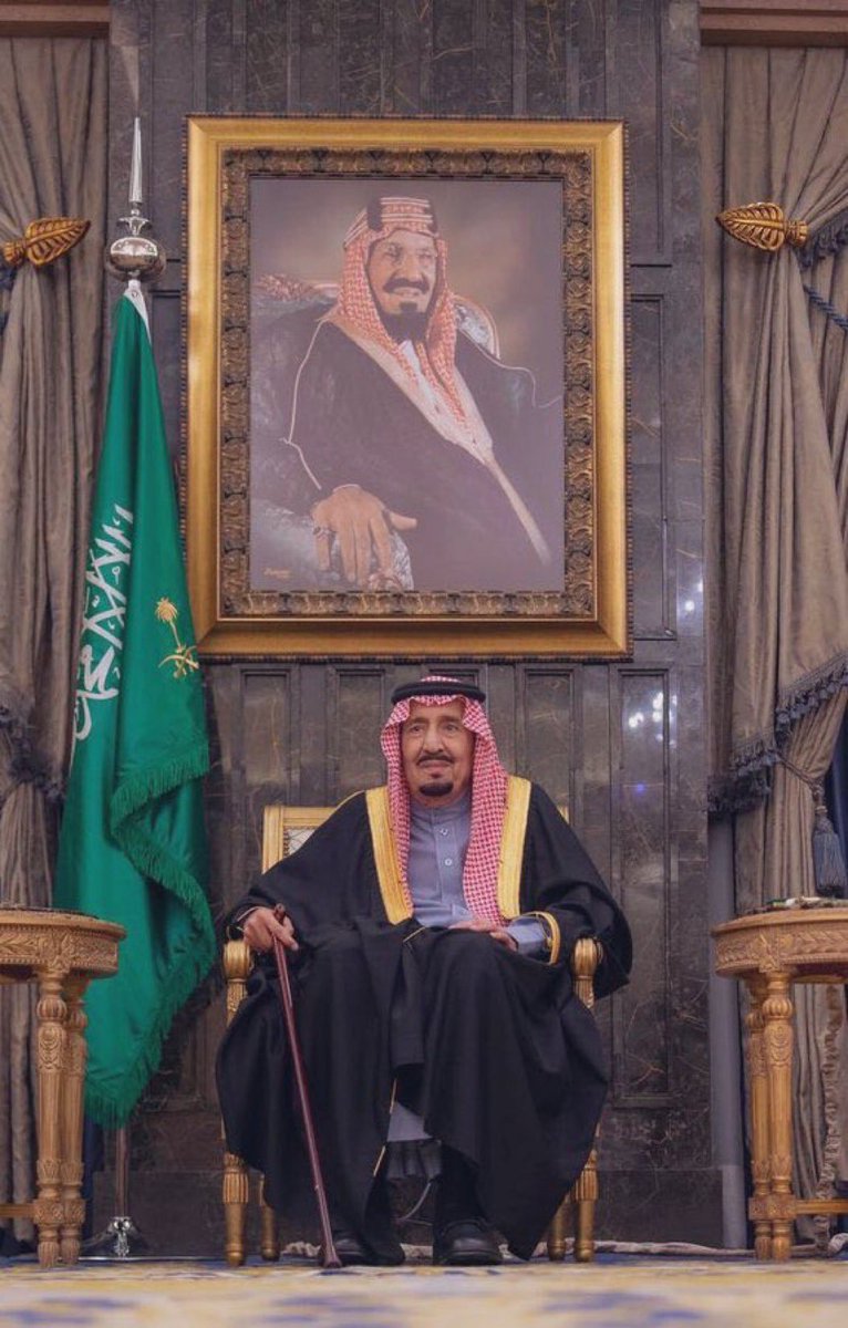 80o_7's tweet photo. يا سيد ديار الحضاره . . . و الاسلام
فارقابنا البيعه .. وفي بشتك الظل

فيك الطموح اللي تناديه .. الاحلام
ومنك الوقوف .. اللي كسر حامل الغل

ماهو غريب .. انك من التسعة اعوام
جمعت الاجزاء كلها .. واصبحت كل 

#ذكري_بيعه_الملك_سلمان https://t.co/TOayaFXTsT