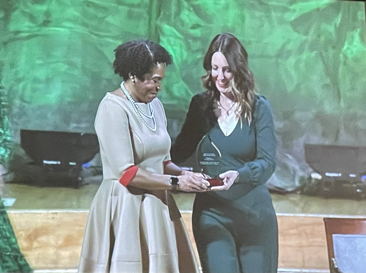 MeagherCarolyn's tweet photo. Inspiring to see inter-disciplinary health providers, lawyers, IN state representatives, community leaders and advocates stand together in support and to honor Dr. Caitlin Bernard. https://t.co/DCxZA6IpX8