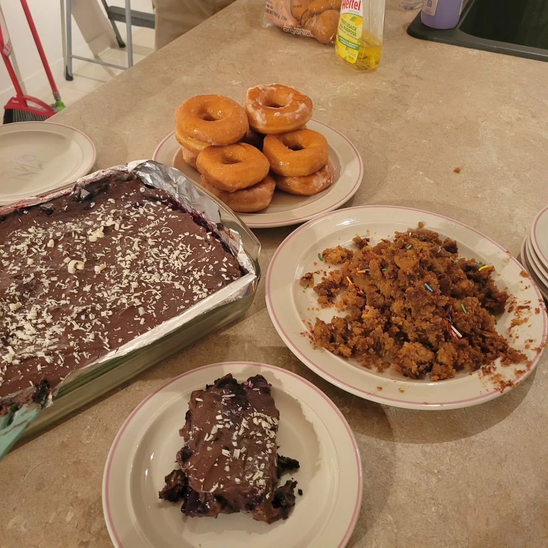 Les participant·es de FuturParfait on fait un souper spécial pour souligner l'arrivée d'un nouveau participant dans le programme. 
--
FuturePerfect participants held a special dinner to mark the arrival of a new participant in the program.