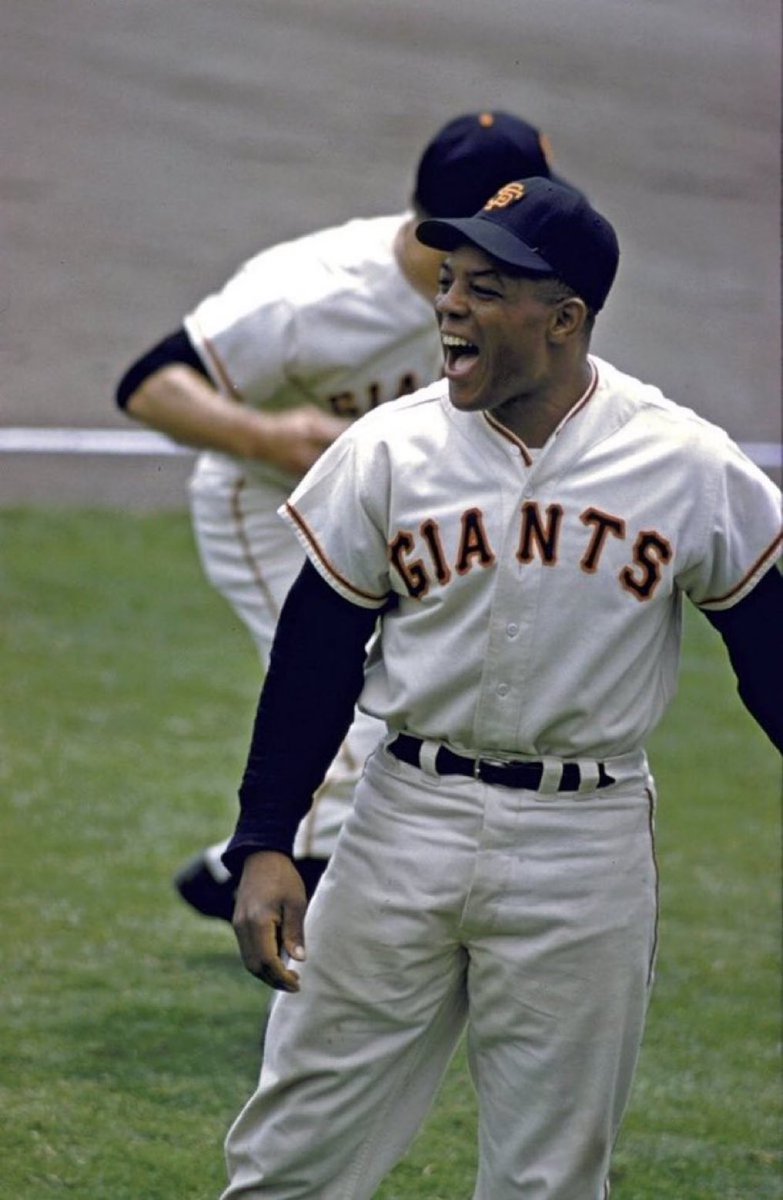 On January 23, 1979, the great Willie Mays was elected to the Baseball Hall of Fame. Unbelievably, 23 writers left Mays off their ballots. #WillieMays